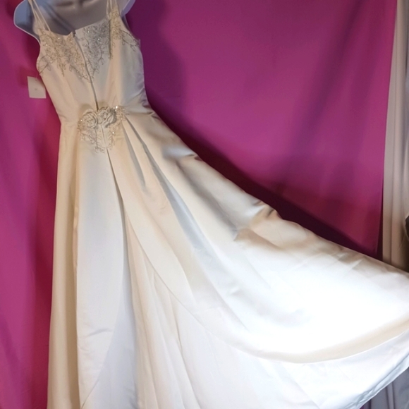 Bridal Originals Wedding Dress. White, size 10, but can also fit 8 New with tags - Picture 7 of 16